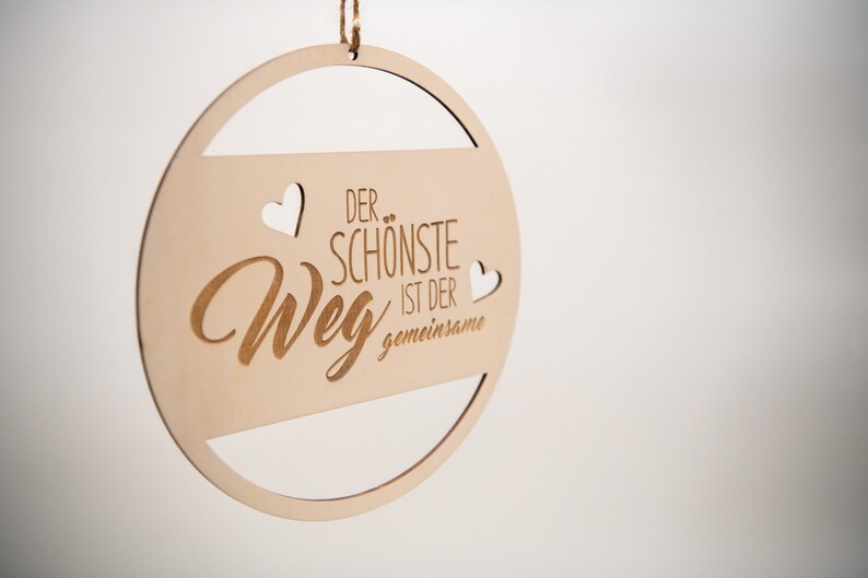 Holzschild „Der schönste Weg“ – weitere Ansicht
