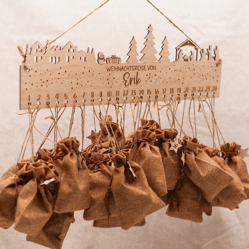 Adventskalender aus Holz mit Namen
